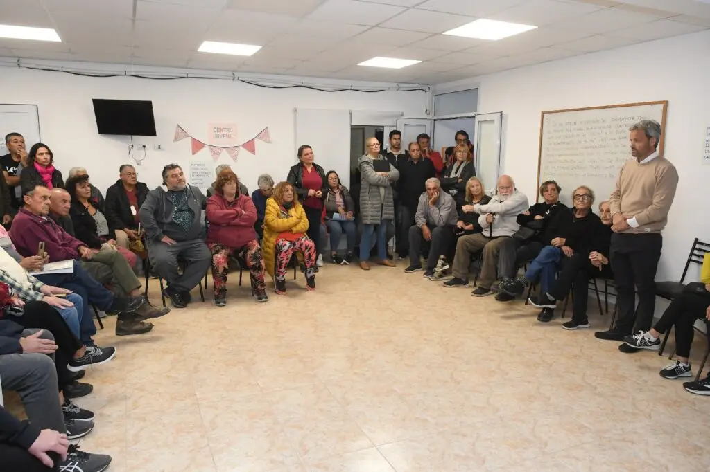 Monte Hermoso: el intendente se reunió con los vecinos de Sauce Grande