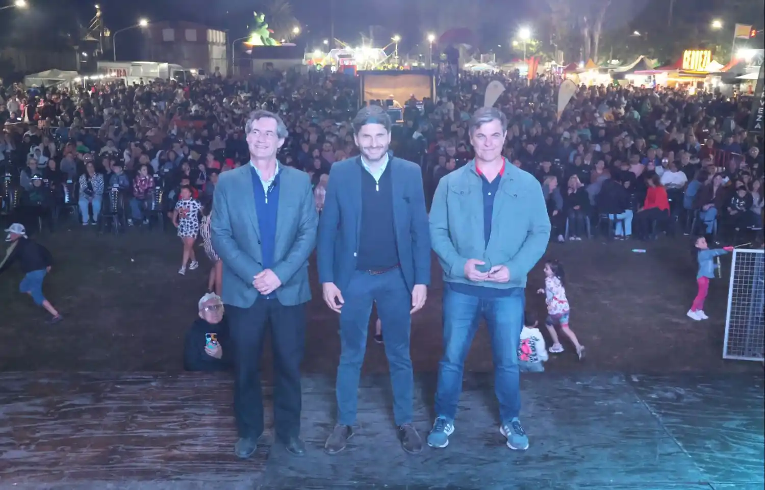 El gobernador en una de las recorridas del fin de semana.