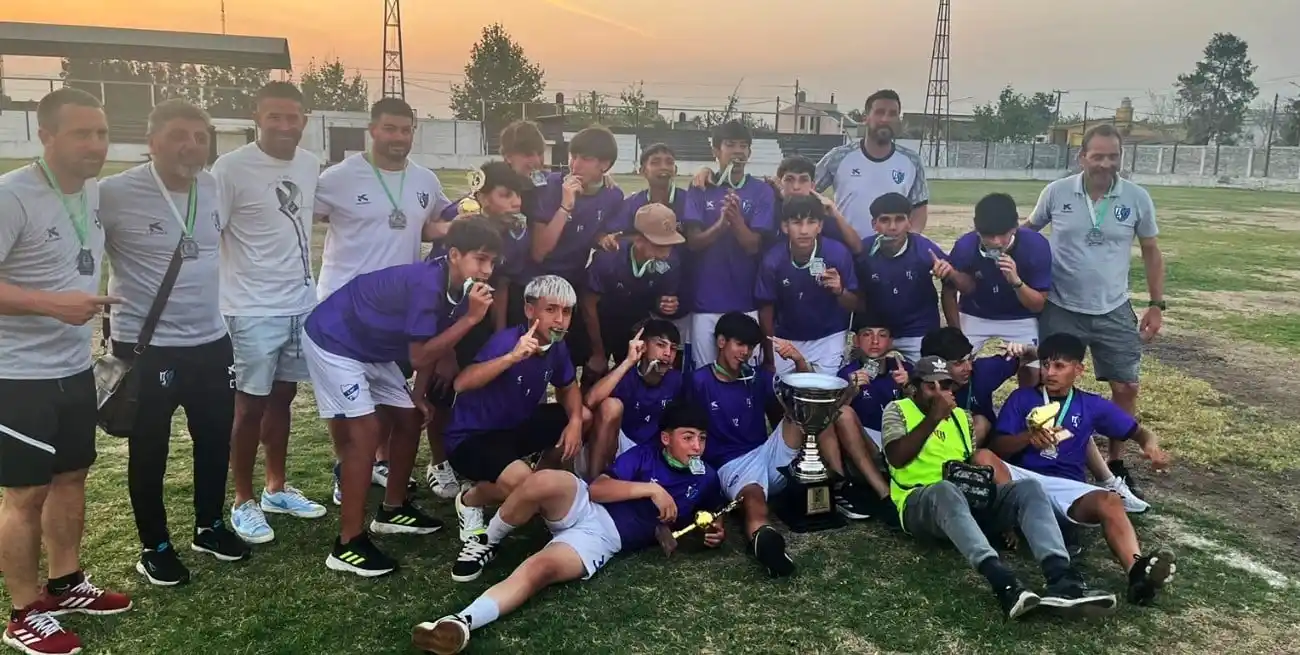 Toda la felicidad para los pibes de Santa Fe. Un logro merecido y muy disfrutado por todos.