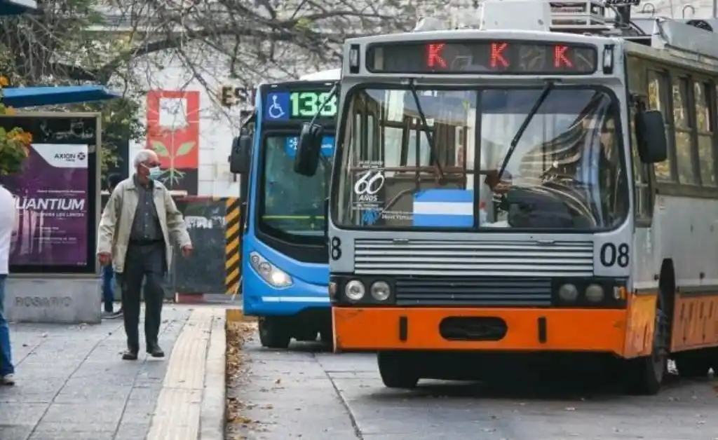 Rosario: UTA aceptó la propuesta y no habrá paro de colectivos
