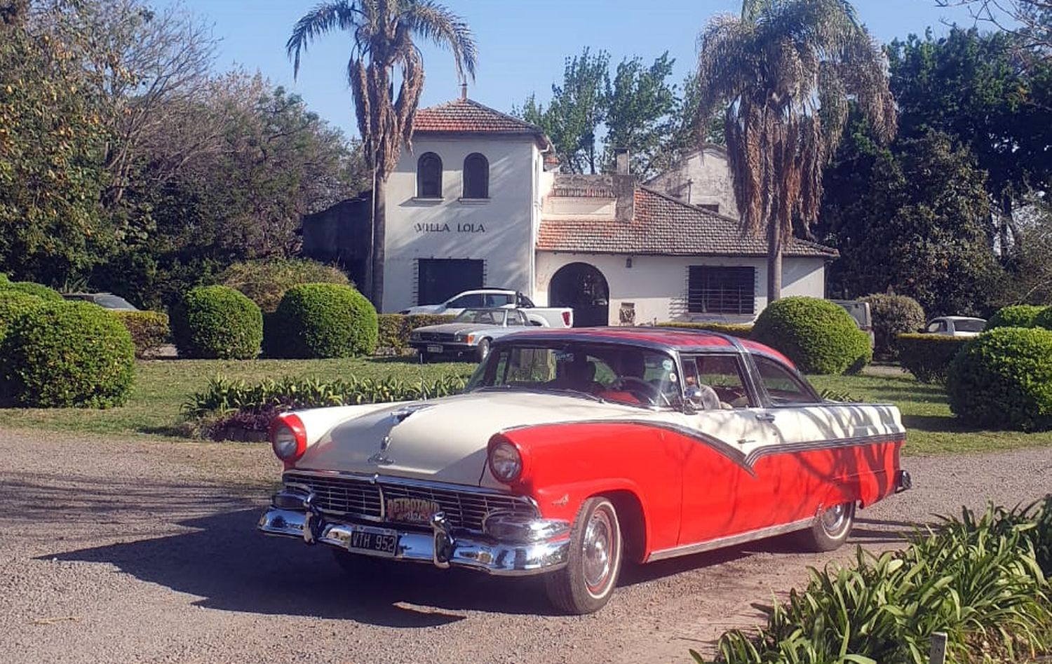 En la Villa Lola. Los necochenses visitaron la fábrica Bugatti Argentina y no se olvidaran jamás de lo que disfrutaronla
