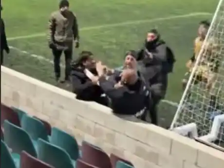 Batalla campal en un torneo local: expulsaron a los dos equipos involucrados