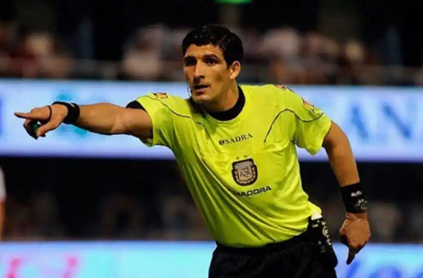 Merlos: «Fue penal y con el VAR lo volvería cobrar»