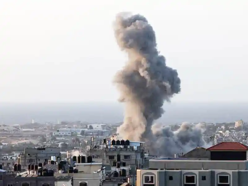 El ejército de Estados Unidos lanzó tres ataques contra el Aeropuerto Hodeidah en Yemen