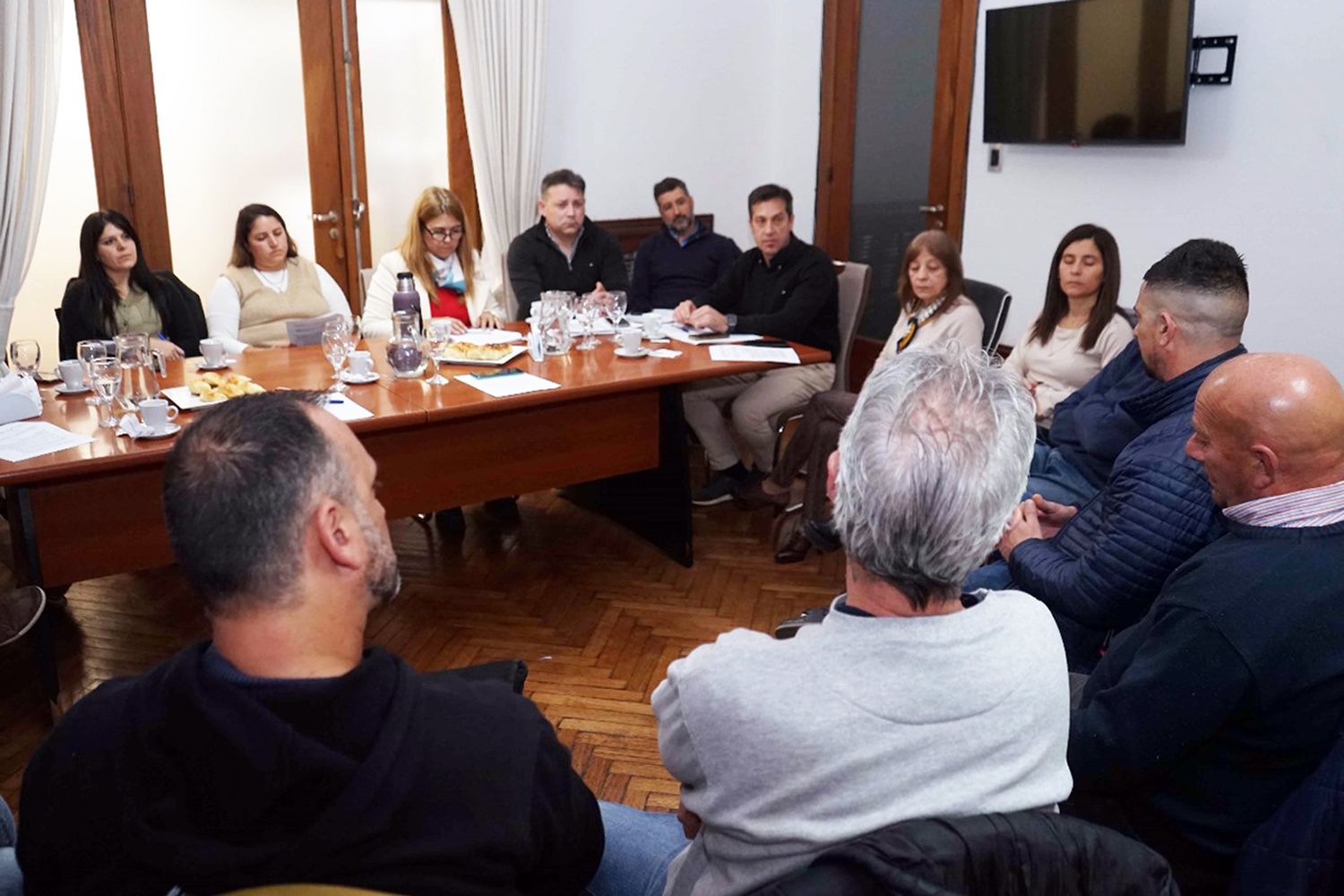 Los municipales estuvieron presentes en la reunión por el pedido de suba de tasas