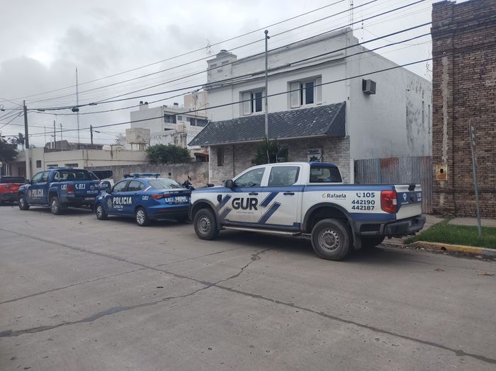 operativo policial comisaria primera robo de bicicleta necochea persecución gur tarde dia patrullero - 2