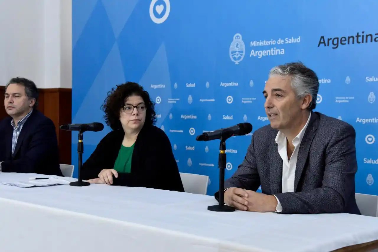 Amplían a 15 mil el número de profesionales de la salud para atender el Covid-19