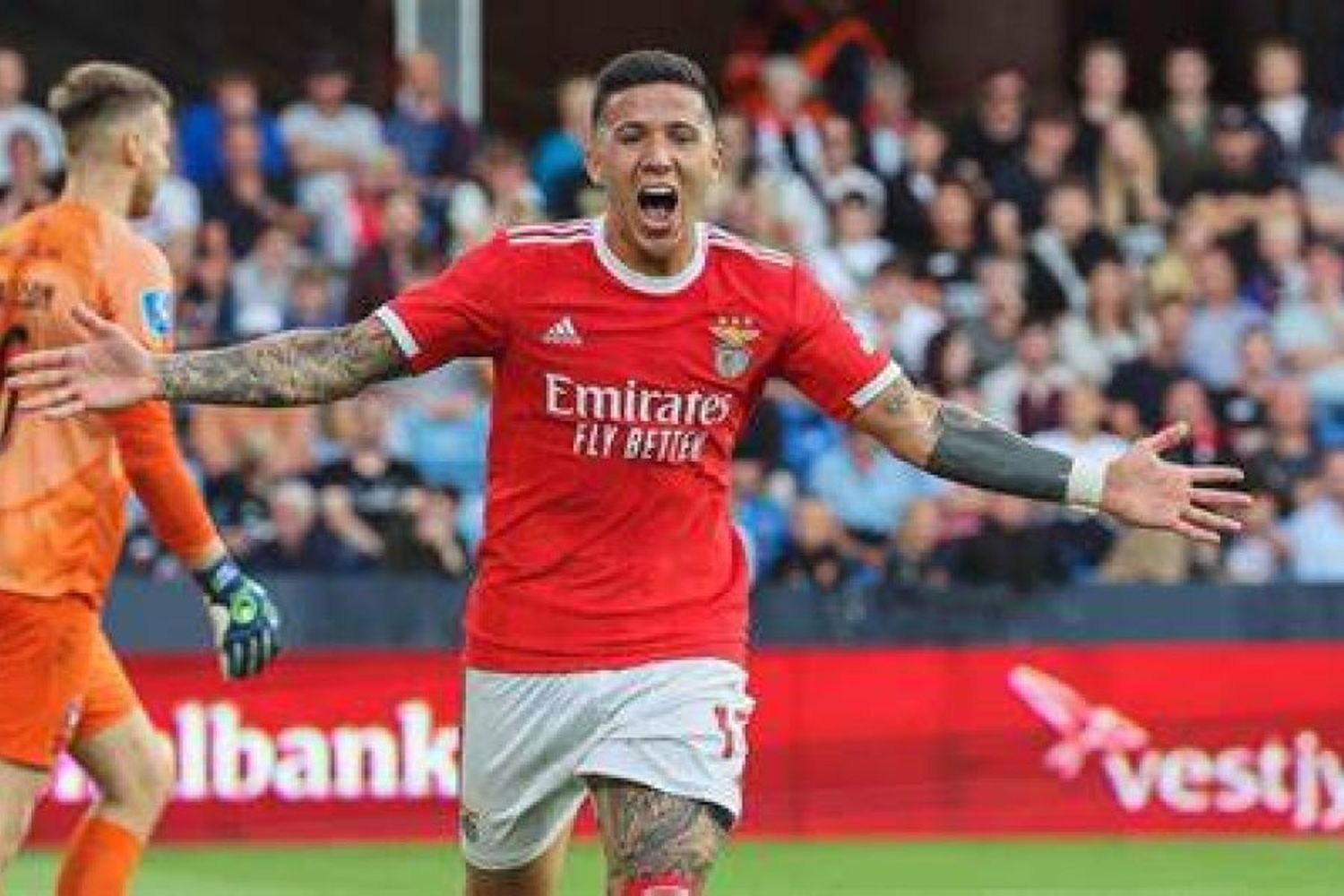 Benfica aceptó negociar a Enzo Fernández