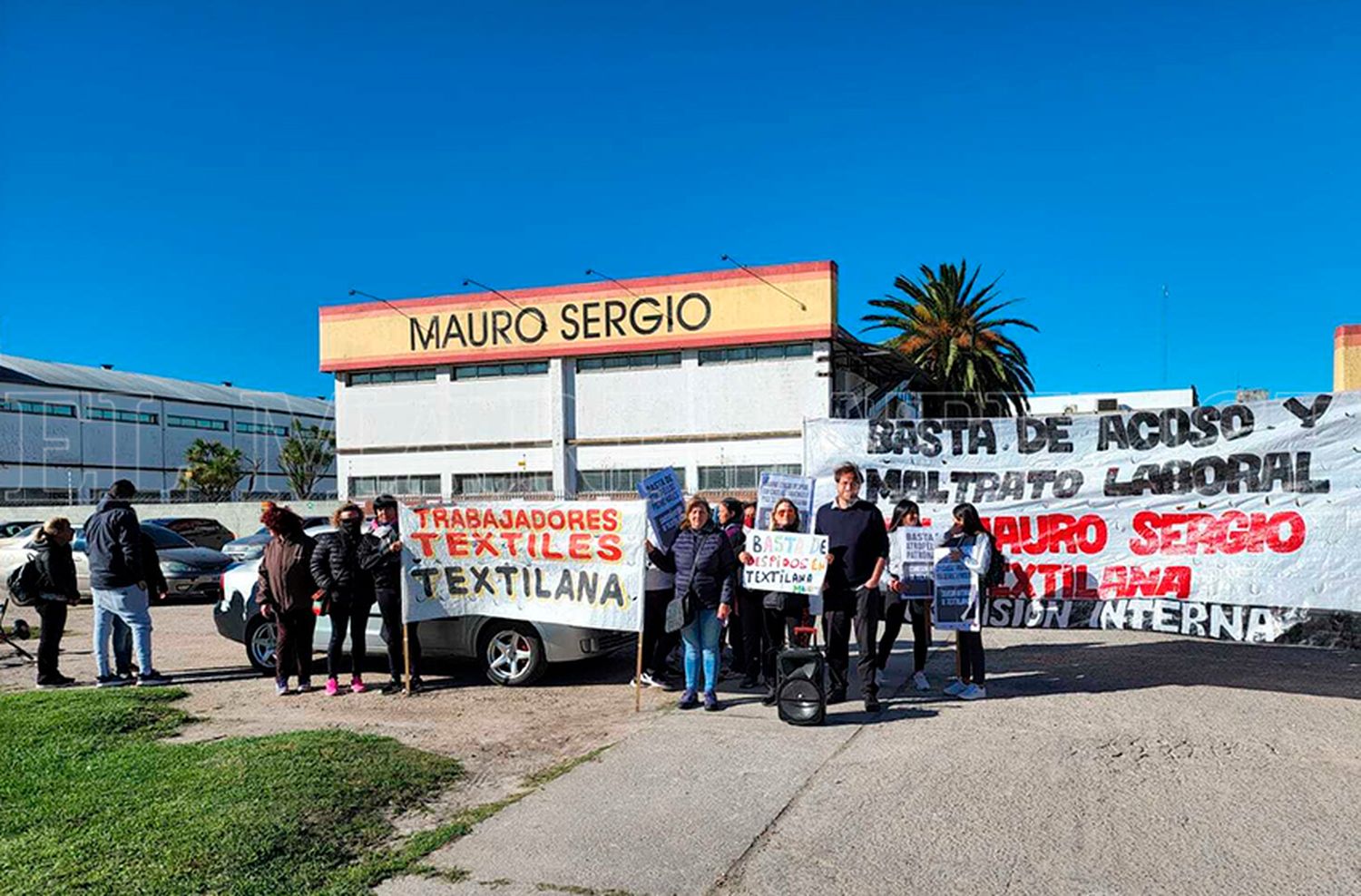 Trabajadoras de Textilana: "El Ministerio de Trabajo nos viene dando la espalda"