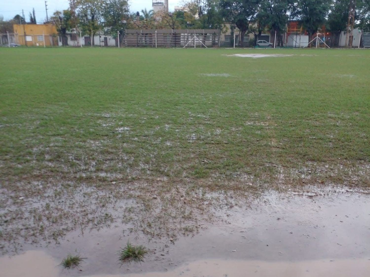 La final entre Atlético e Independencia será reprogramada por la lluvia que afectó a Baradero. Foto: Mundo Baradero.