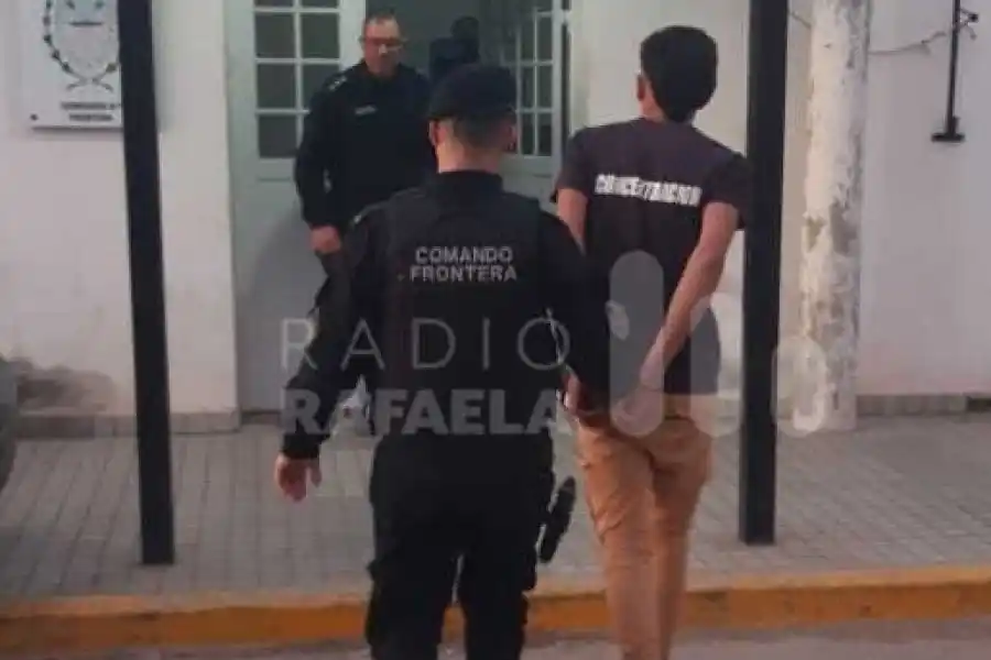 Por amenazar y dañar a una mujer un joven terminó siendo llevado por la policía