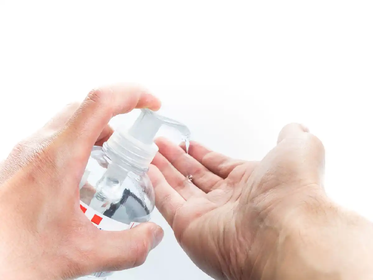 Reportaron 7.140 nuevos casos de coronavirus y 112 muertes por la enfermedad en el país