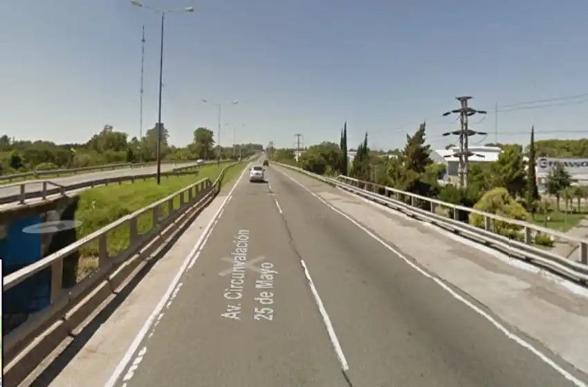 Chocó contra una camioneta con su moto y perdió la vida