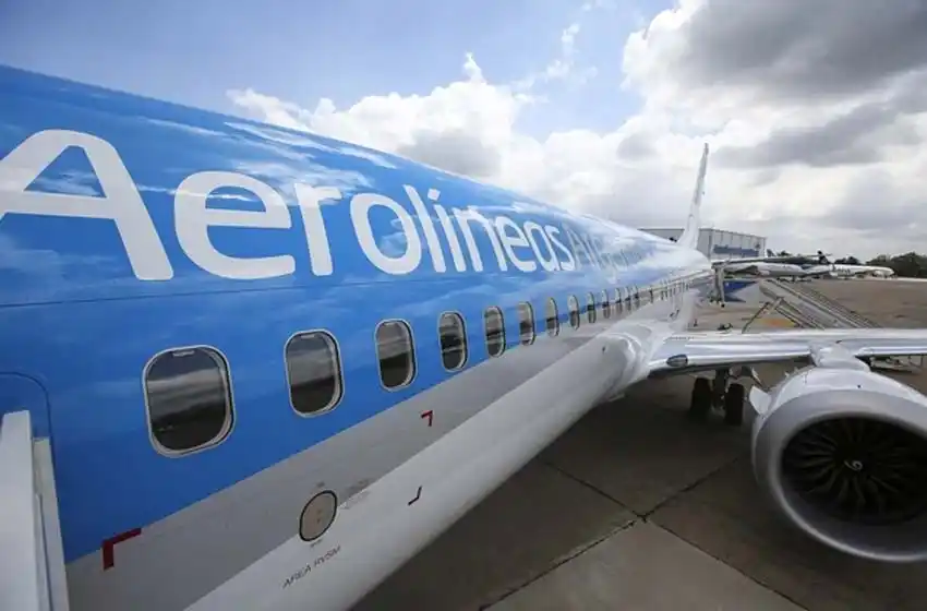 Aerolíneas Argentinas suspendió la venta de pasajes
