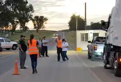 Los controles en las rutas detectaron a más de 90 tandilenses que viajaron al exterior
