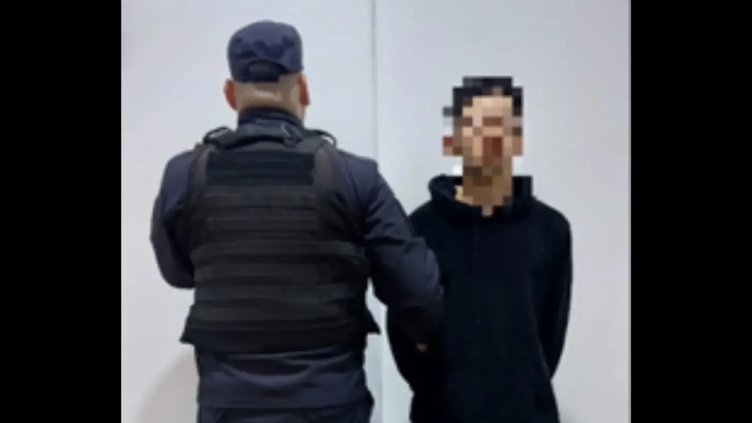 El joven portaba un arma punzante, que fue secuestrada por la policía.