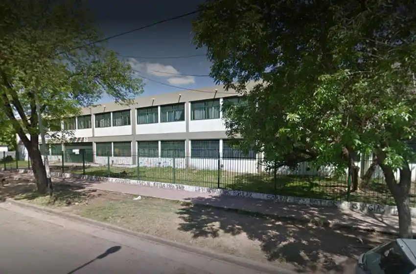 Violencia escolar: la madre de un alumno golpeó a la directora de un colegio