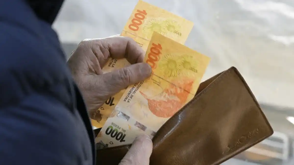 Los salarios subieron 9,1% en noviembre, pero volvieron a perder frente a la inflación