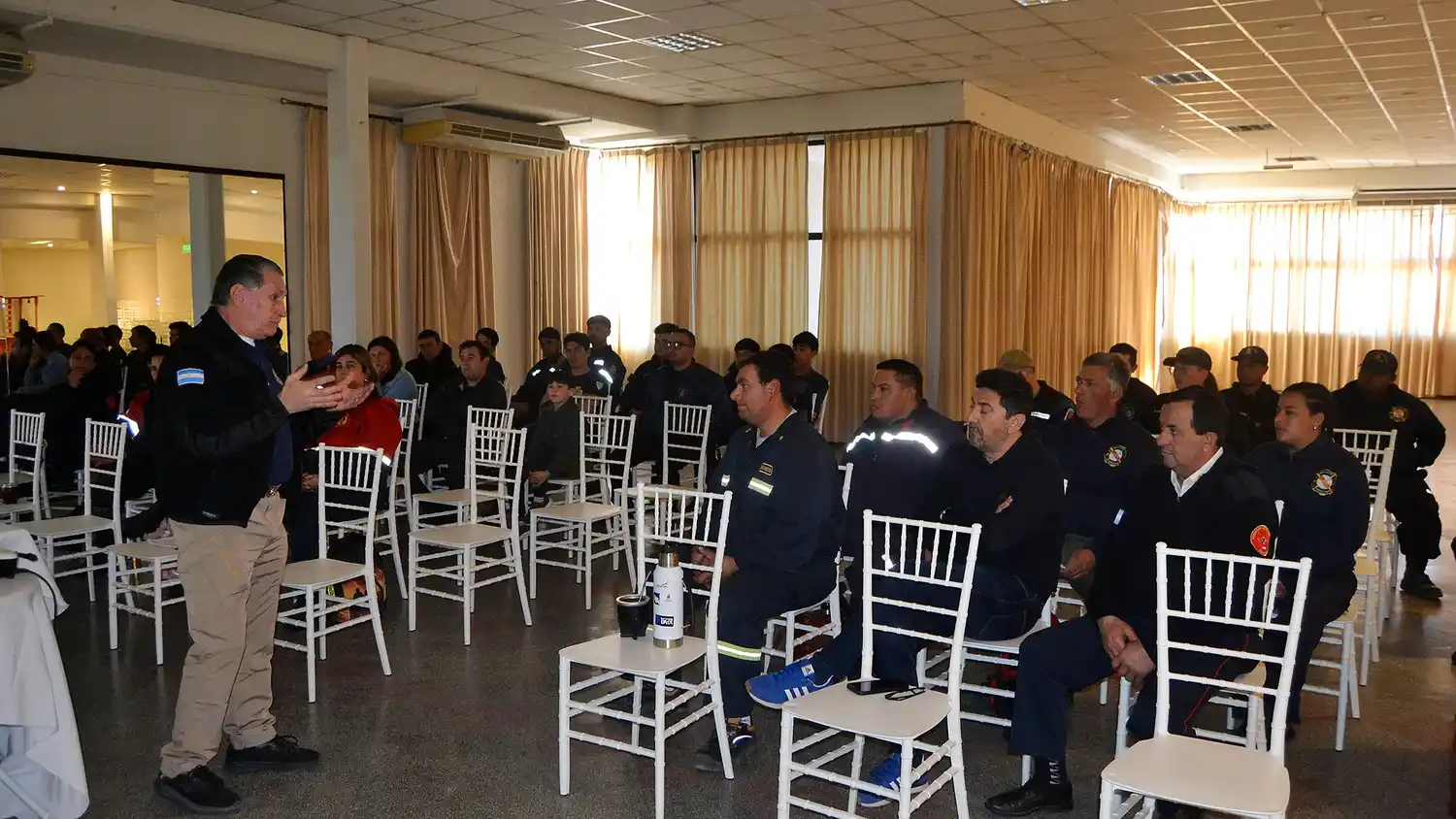 Unos 40 agentes de la fuerza recibieron la capacitación de Crespo.