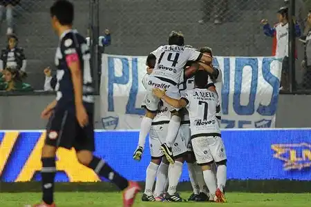 Prefectura secuestró un arma y dos ciervos axis