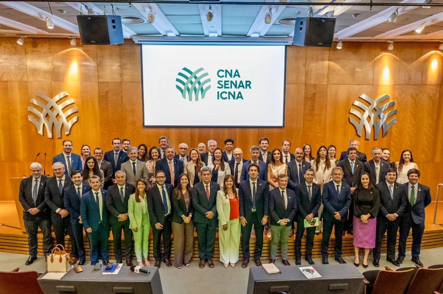 Los 28 legisladores argentinos junto a la comitiva sudamericana.