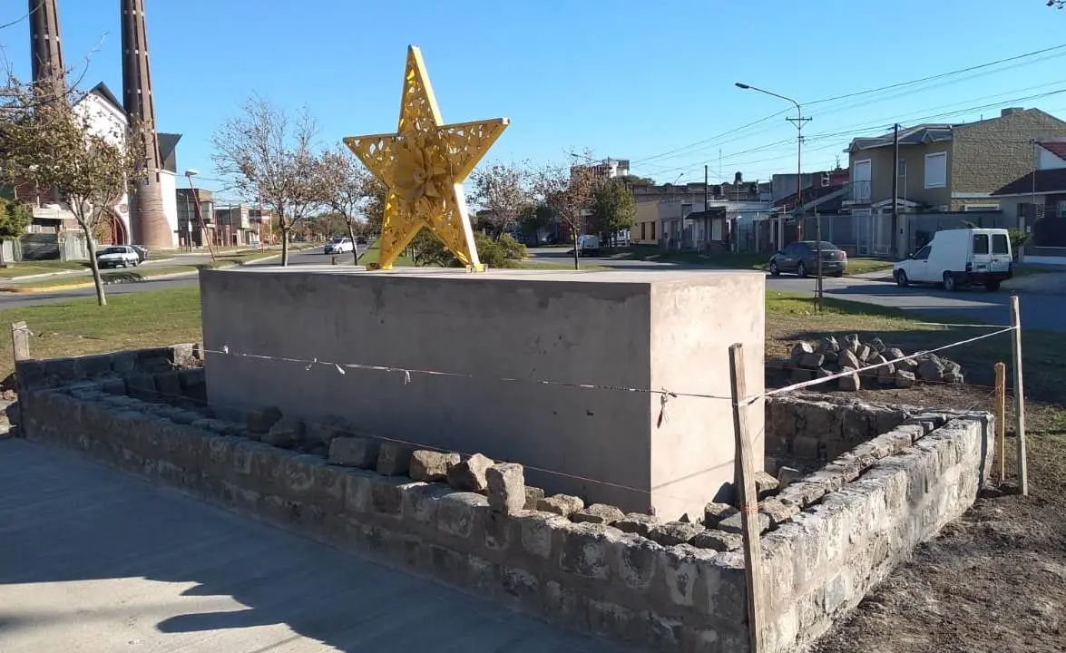 Hoy se inaugura el monumento “Estrellas Amarillas”