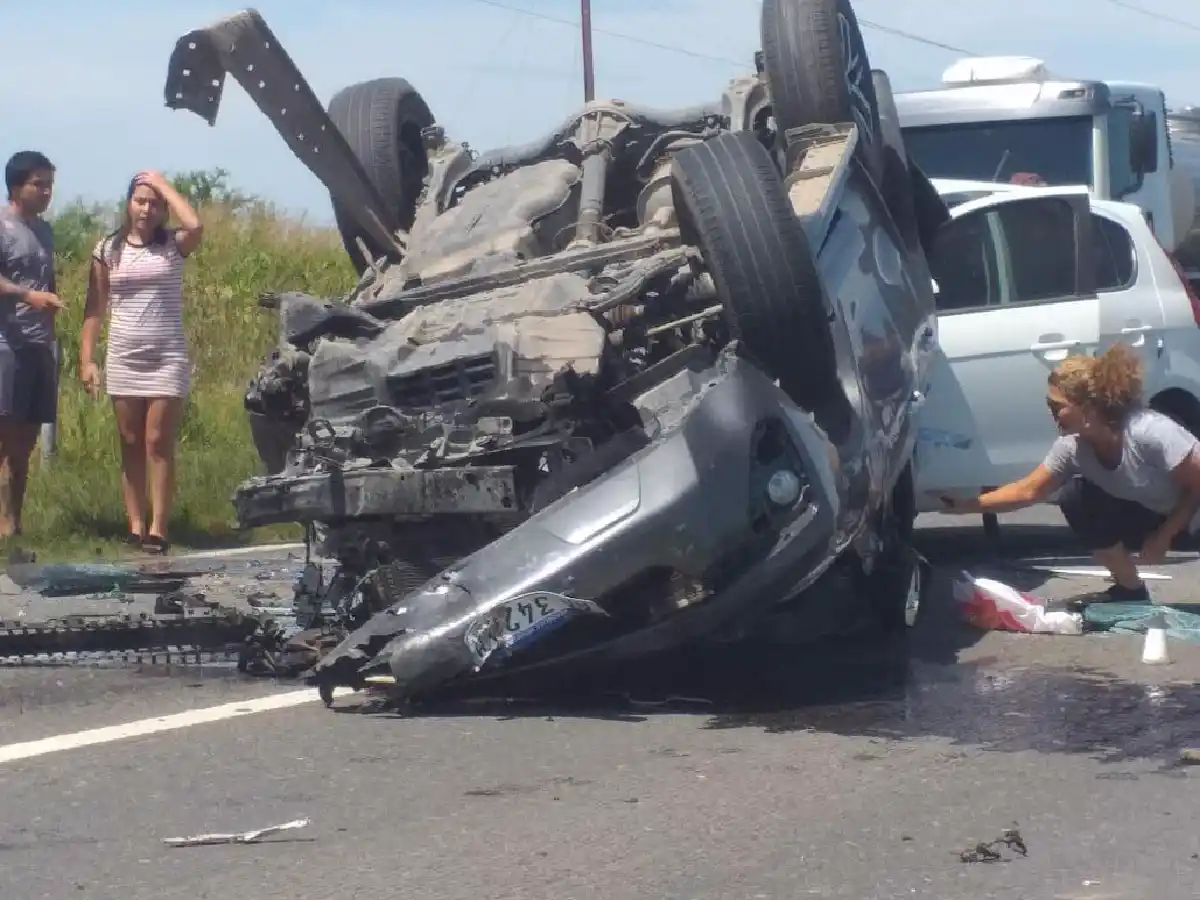 Conductor con heridas de pronóstico reservado en triple choque en la ruta 19