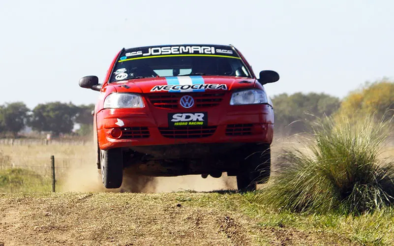 Mario Llinás con su cuarto título en los certámenes del Rally Mar y Sierras