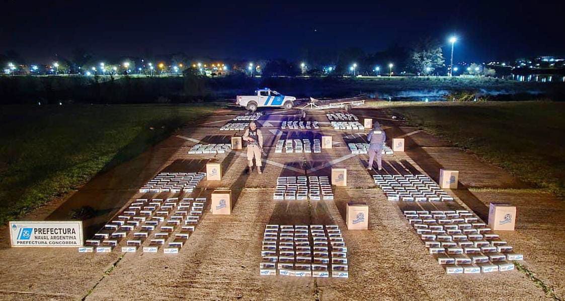 Prefectura Naval secuestró mercadería ilegal valuada en $17,5 millones en el río Uruguay