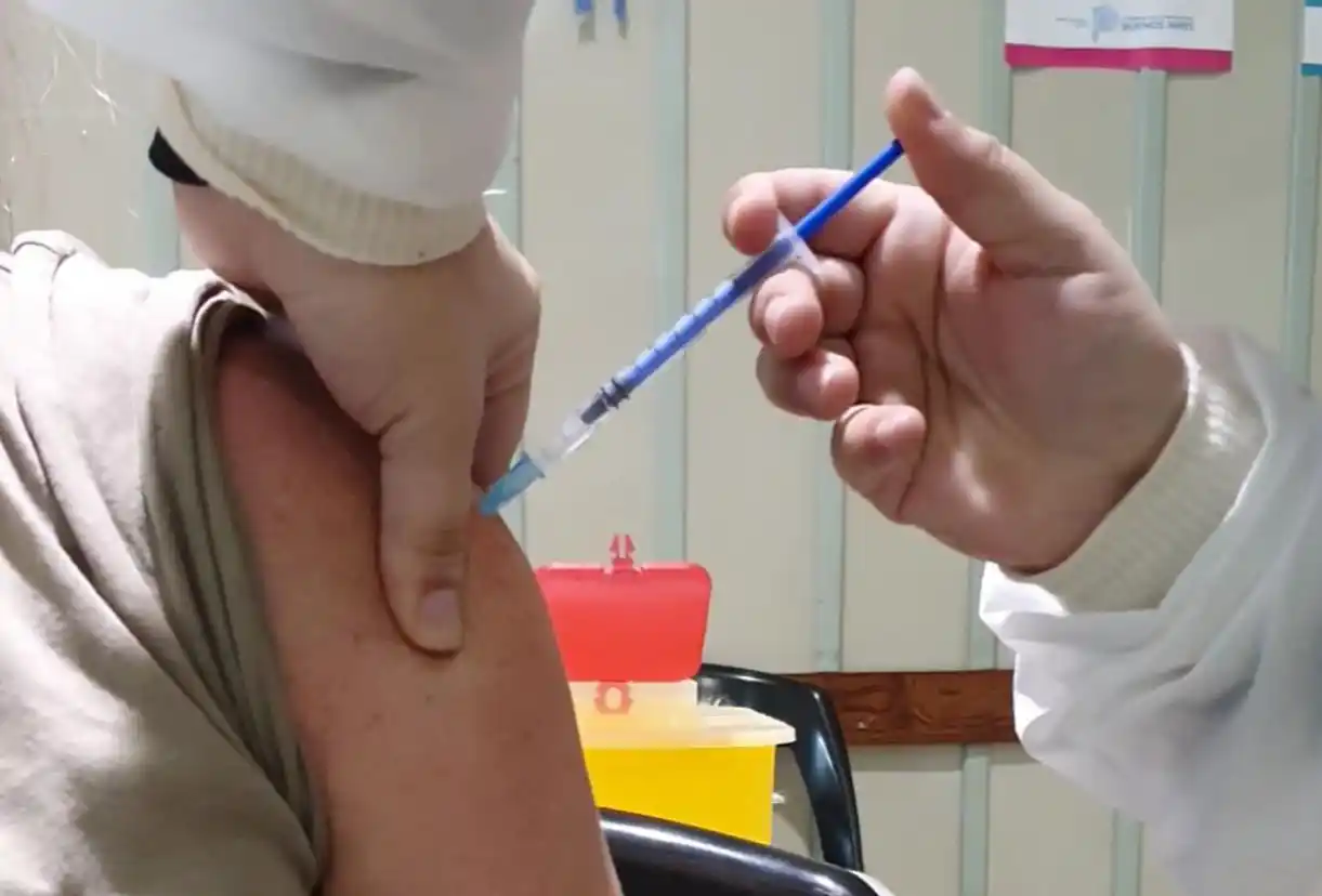 Vacunación: en Provincia ya es libre la primera y segunda dosis para mayores de 3 años