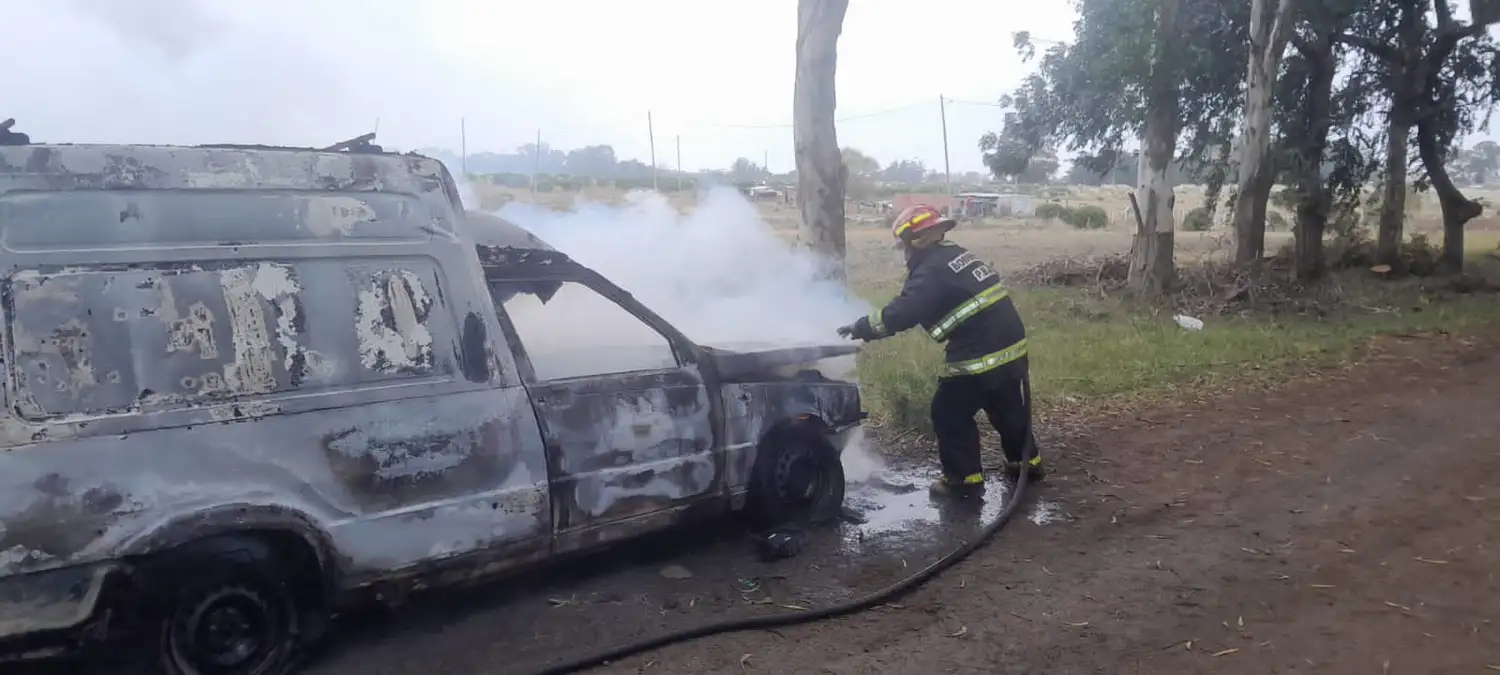 Los bomberos lograron controlar el foco ígneo.