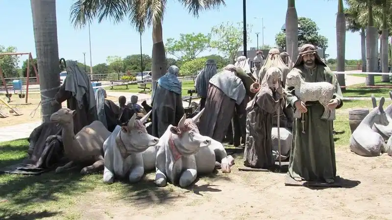 Comenzó el acondicionamiento del Pesebre
hiperrealista de la costanera de la ciudad