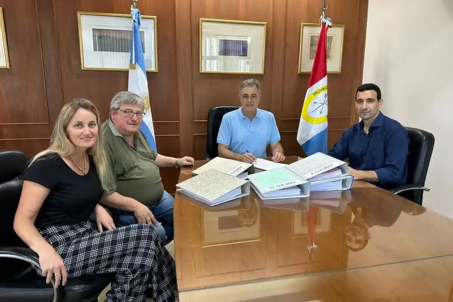 Se firmó el expediente que da fin a la Mesa de Transición