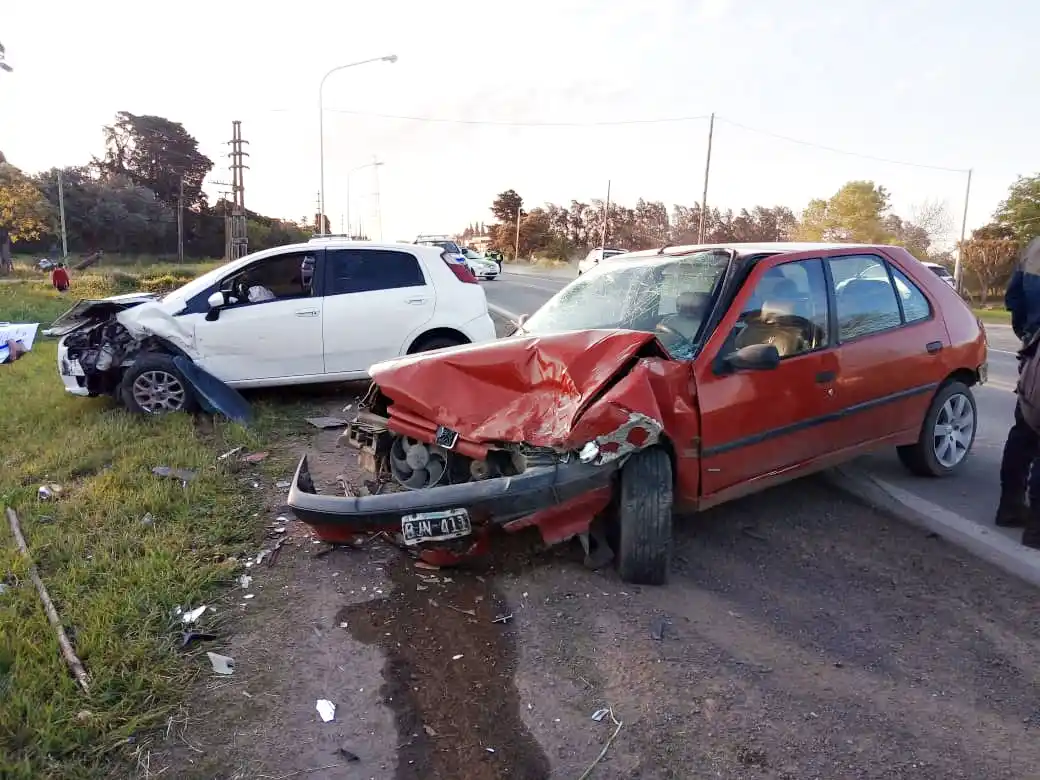 Triple choque en Ruta 1001: 4 personas trasladadas al Hospital