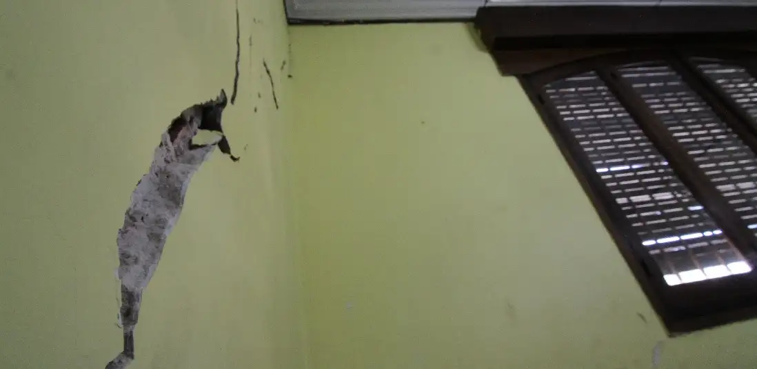 Preocupan nuevas grietas en viviendas de barrio Candioti