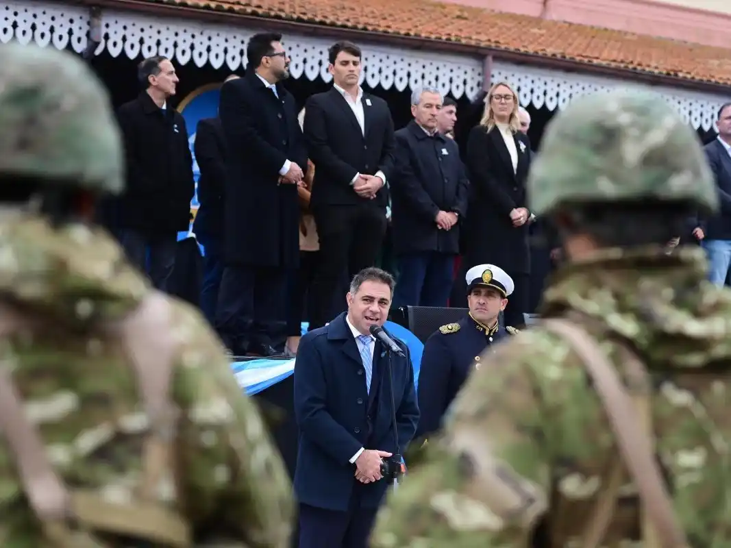 Davico encabezó el acto en la pasarela del Parque de la Estación.