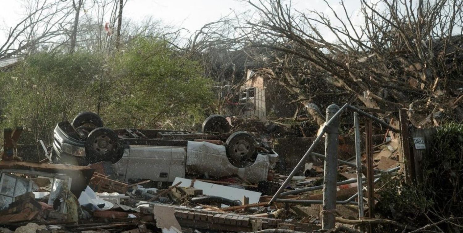 Ascienden a 26 los muertos por las tormentas y tornados en Estados Unidos