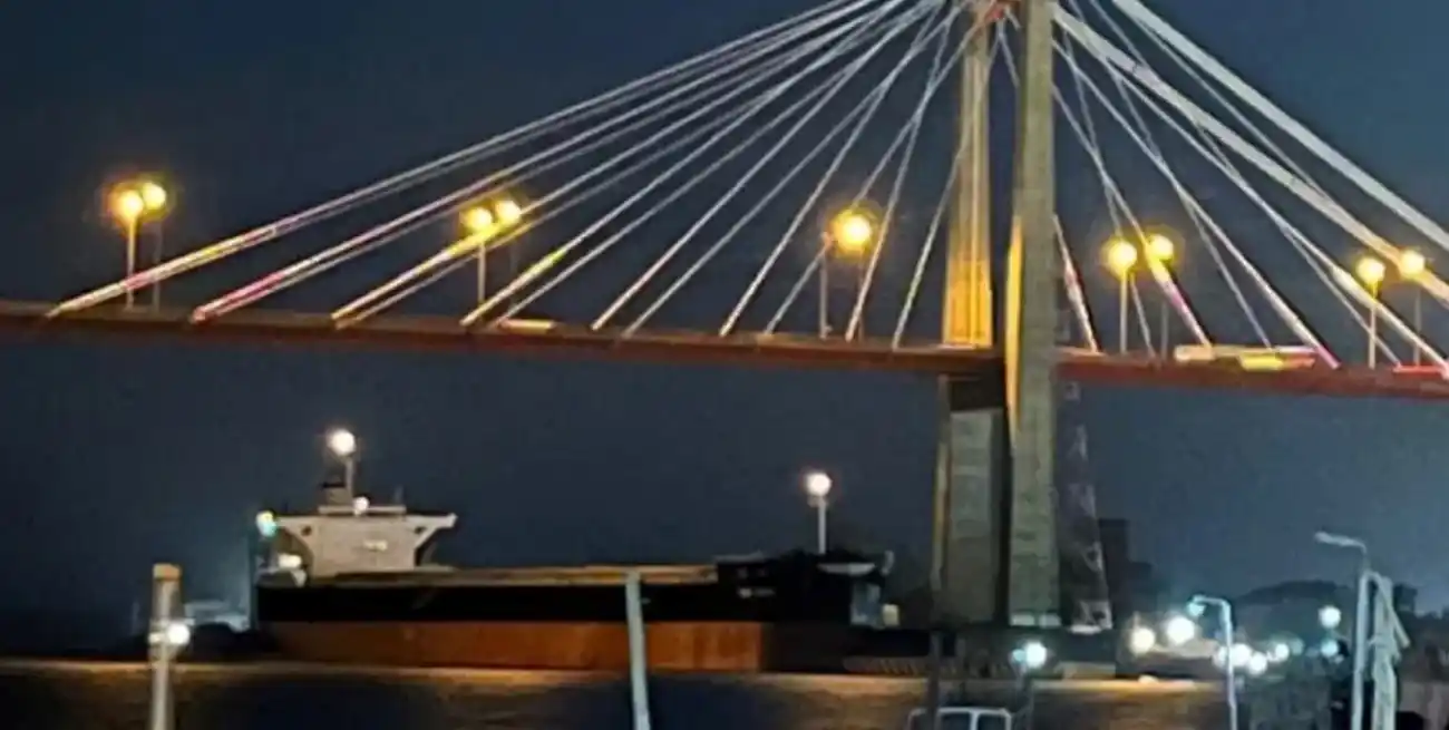 El barco tras protagonizar el accidente. Crédito: TND News