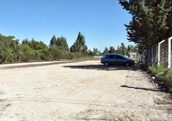Construyeron un estacionamiento para el Jardín de Infantes Nº 902