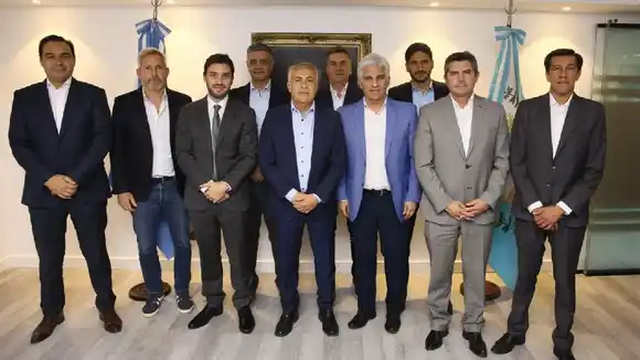 Los diez gobernadores de Juntos por el Cambio pidieron aprobar la Ley Bases