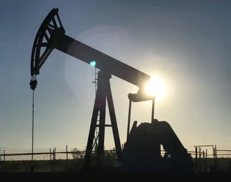 Sube el precio del petróleo ante la posibilidad de que Israel ataque refinerías en Irán como represalia por el bombardeo