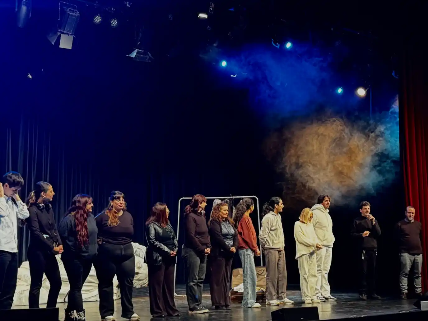 La Escuela de Oficios Teatrales presentó su primera muestra abierta en el Teatro Tronador BNA de Mar del Plata