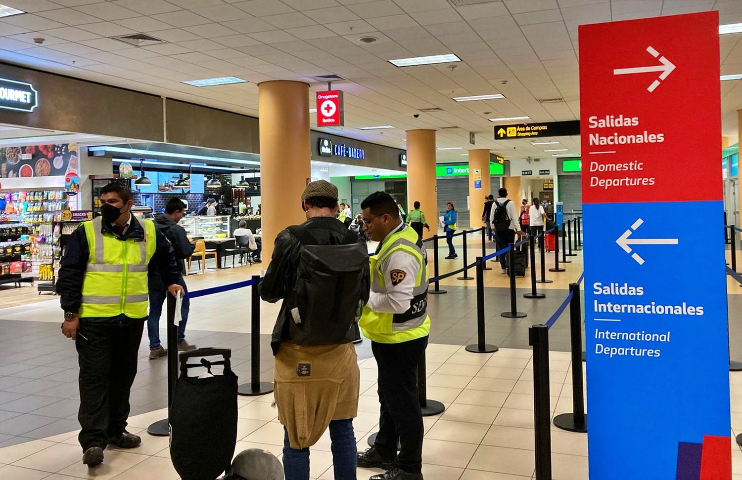 El aeropuerto de Lima, a oscuras: vuelos nocturnos cancelados por falla en el sistema de balizamiento