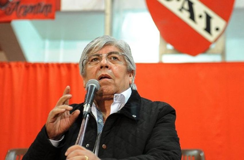 Moyano vinculó el pedido de detención de su hijo con las paritarias