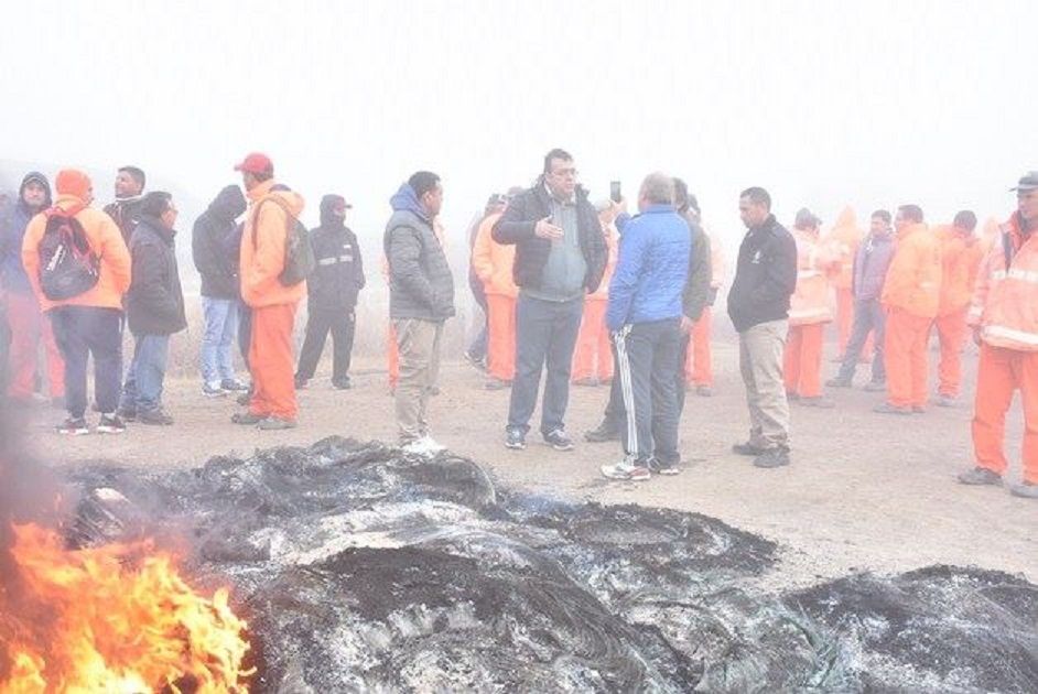 Se dilatan las negociaciones de la empresa José Cartellone y los empleados amenazan con endurecer sus protestas