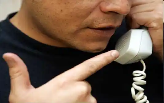 Lo engañaron con el secuestro virtual de su hijo y le roban 6 mil dólares