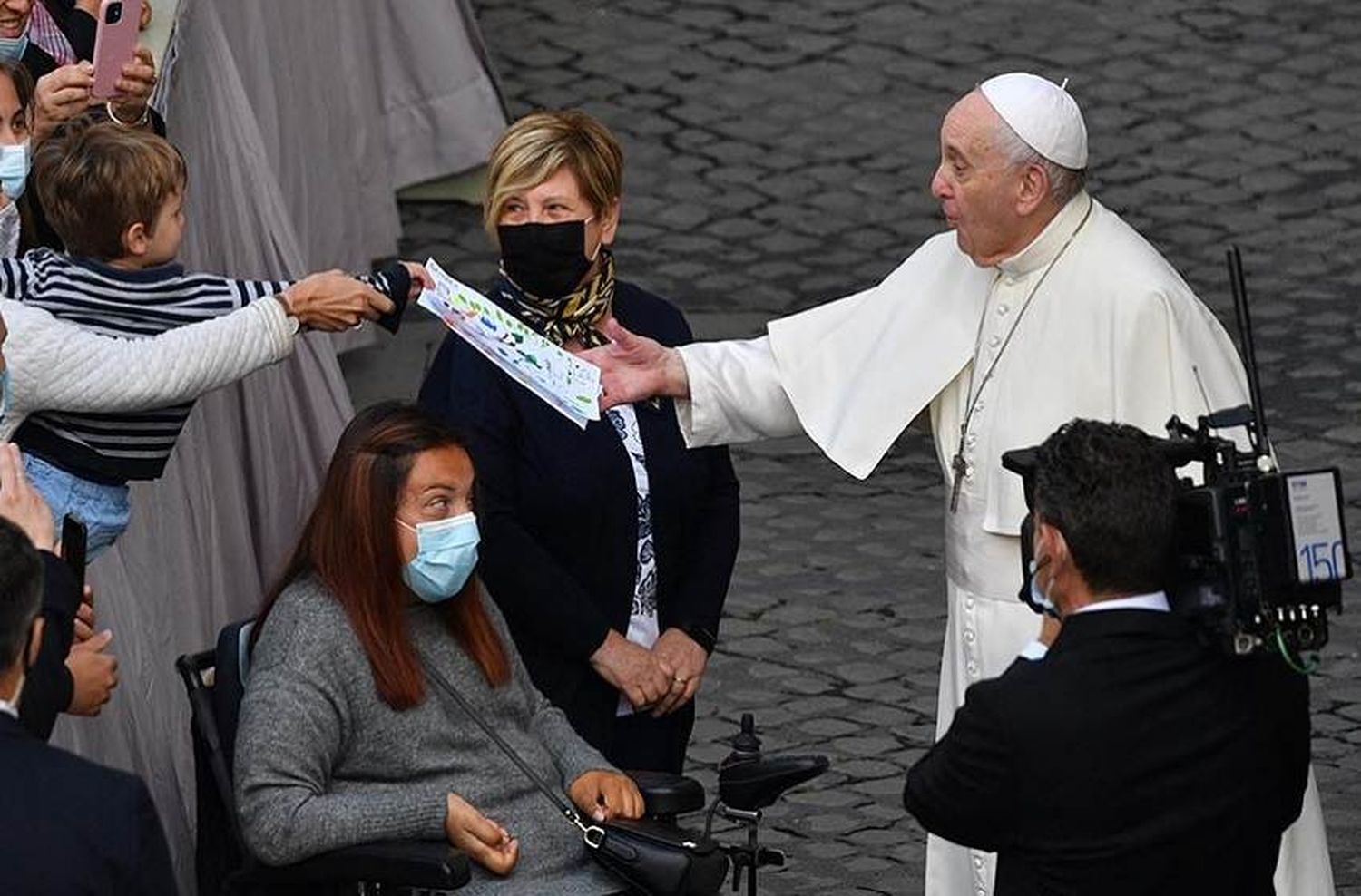 El Papa Francisco retomó los encuentros cara a cara con el público: «Ver a cada uno de ustedes me da placer»