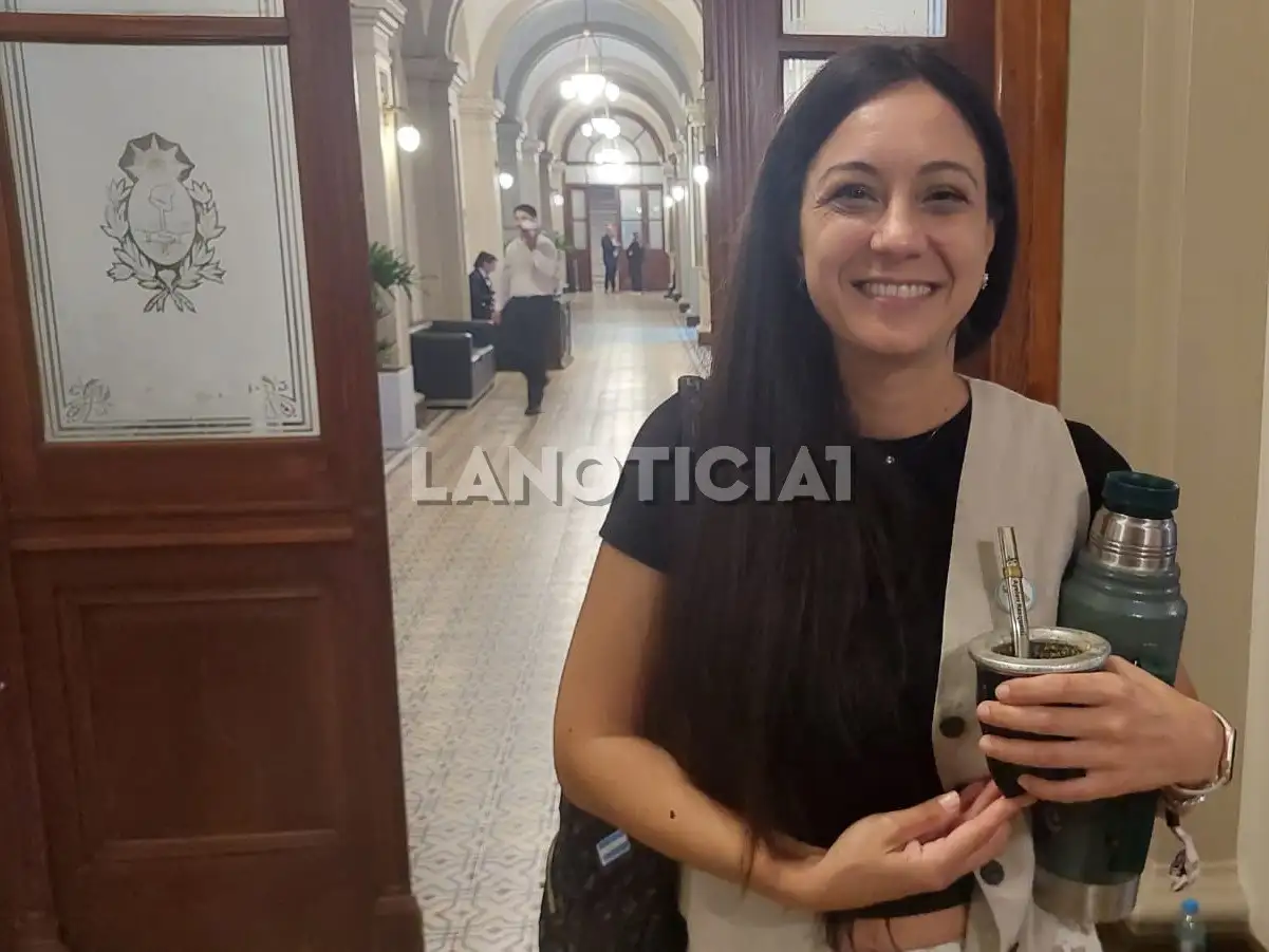 Entrevista con Rasquetti en los pasillos de la cámara de Diputados.
