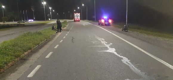 Un joven motociclista cayó del vehículo en RN34 y sufrió con lesiones graves