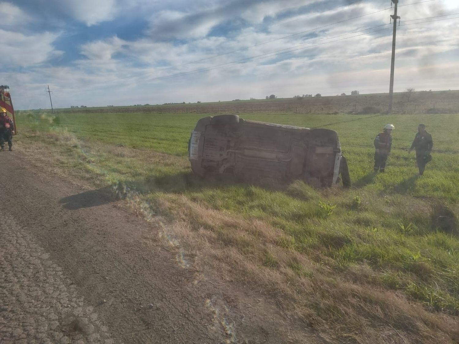 Un matrimonio de Gualeguaychú volcó en la Ruta 20